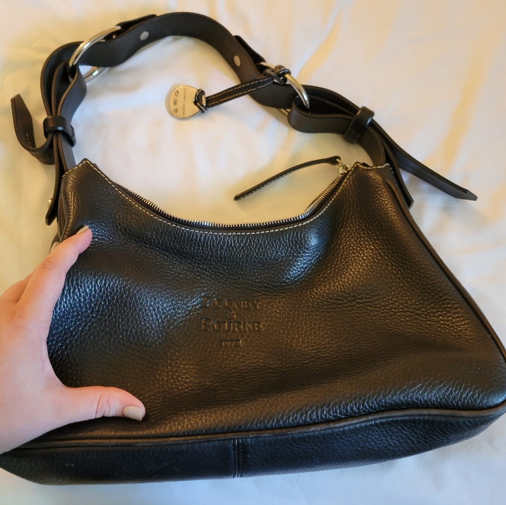 Dooney & Bourke 90's shoulder bag